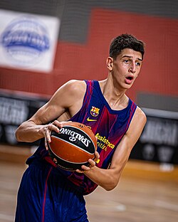 นิโคล่า คุสตูริซ่า ในชุดแข่ง FC Barcelona