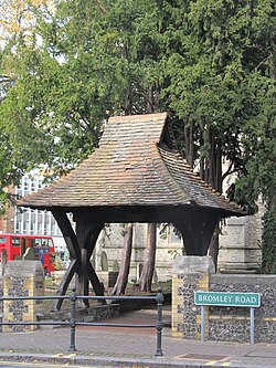 รายละเอียดสถาปัตยกรรม Lychgate