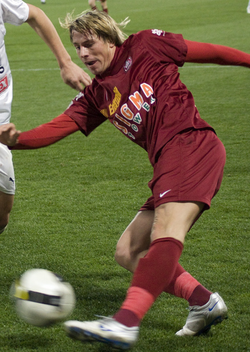 ชีพรีอัน เดอัค ในชุดแข่งสโมสร CFR Cluj