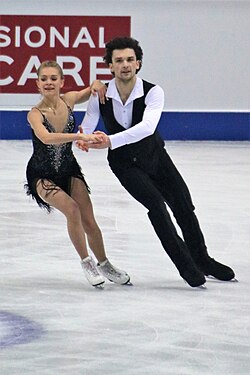 Maria Kazakova และ Georgy Reviya ในการแข่งขัน Junior Grand Prix Final 2019