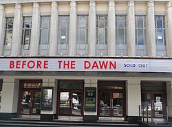 เคท บุช ในการแสดง Before the Dawn