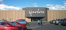 ป้ายชื่อห้าง Younkers