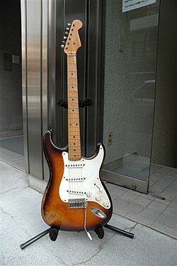กีตาร์ Fender Stratocaster